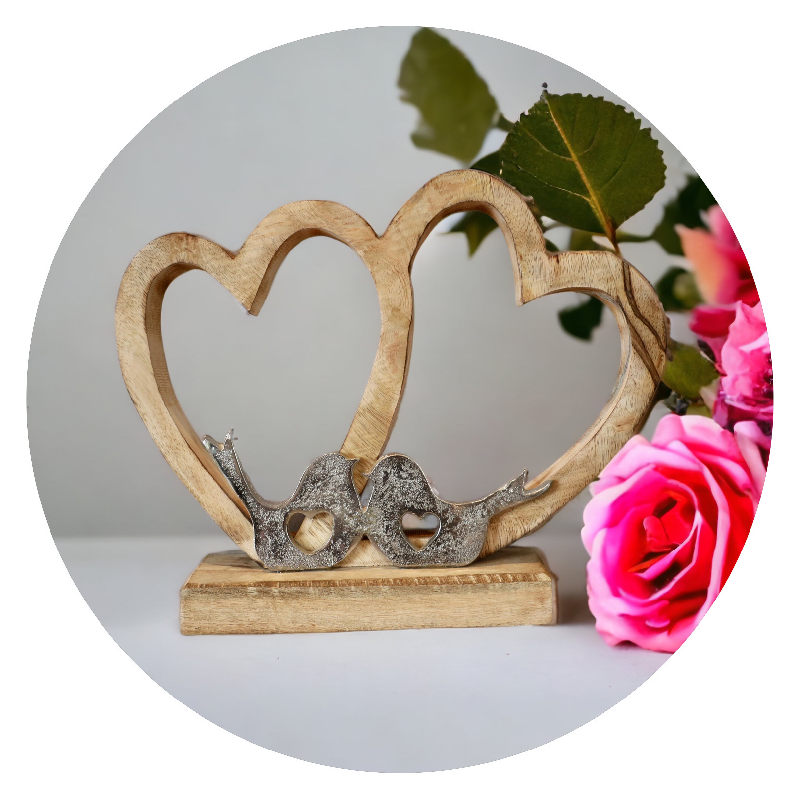 Decoratie item twee houten harten met twee vogeltjes