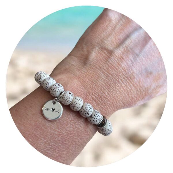Armband gespikkeld met hartje