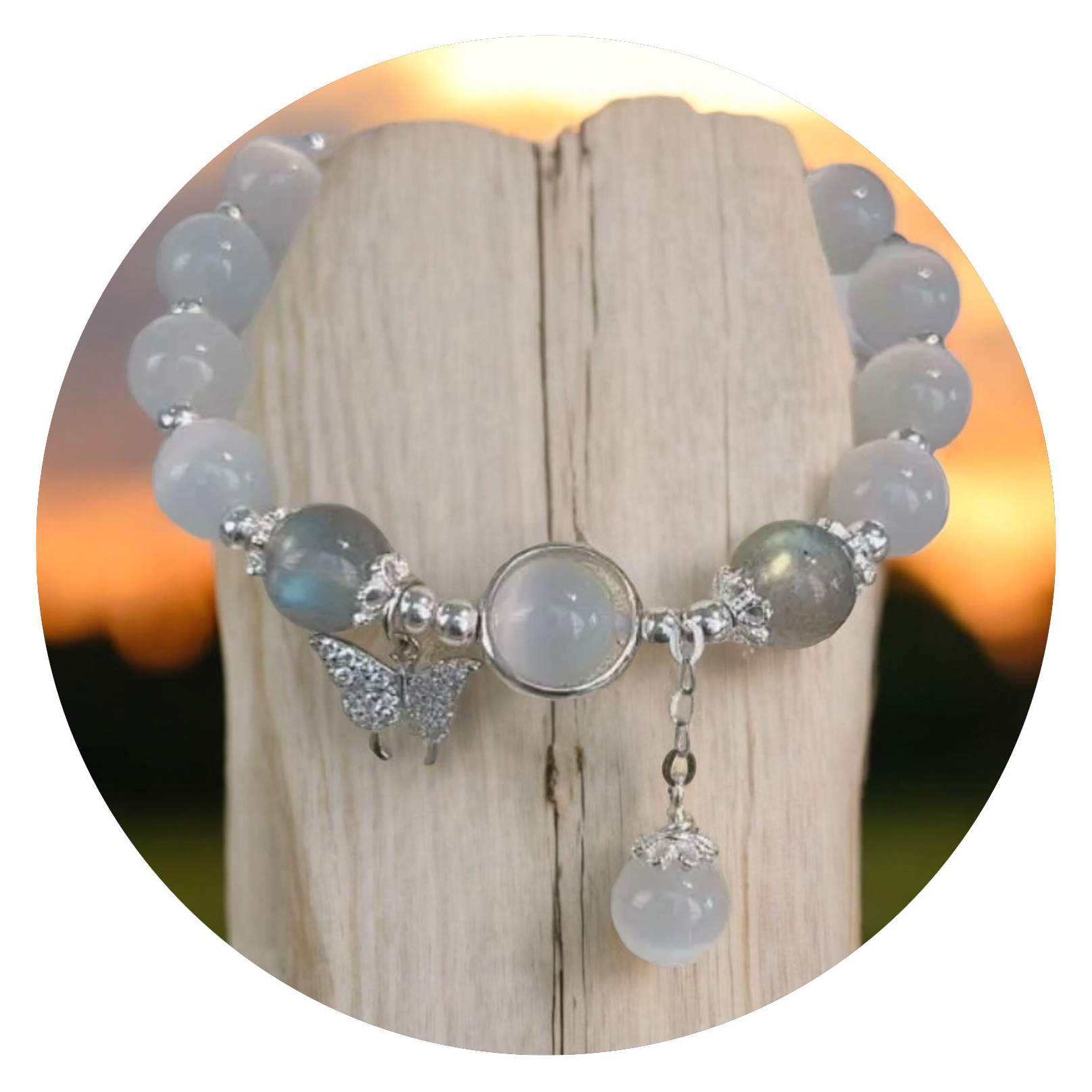 Armband maansteen met vlindertje Armband maansteen met vlindertje