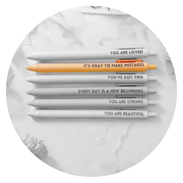 Pen in pasteltint met lieve quote ITS OKAY