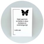 Troostkaart vlinder veel liefs met effen grijze axhtergrond