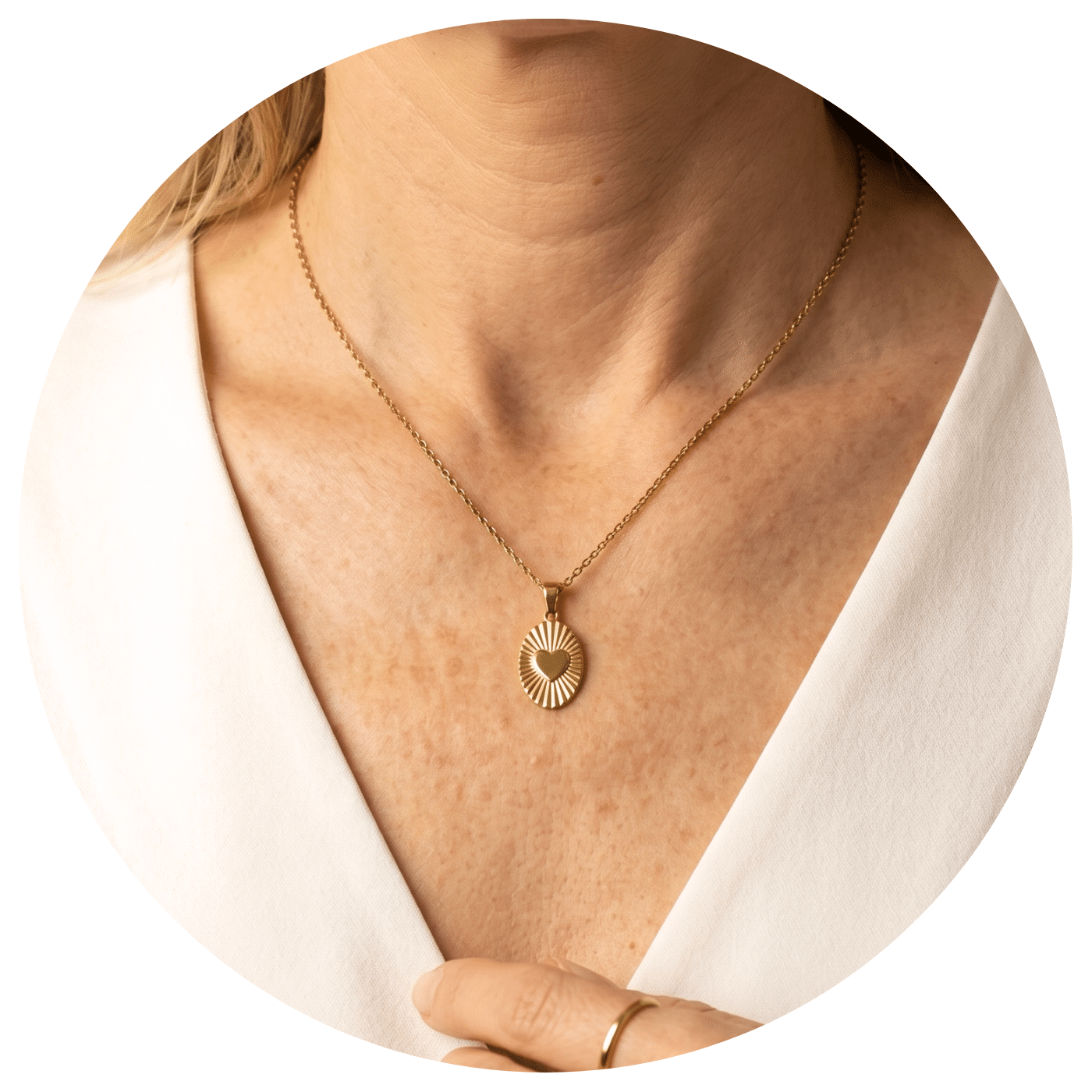 Ketting-ovalen-hanger-hartje ketting met ovalen hanger